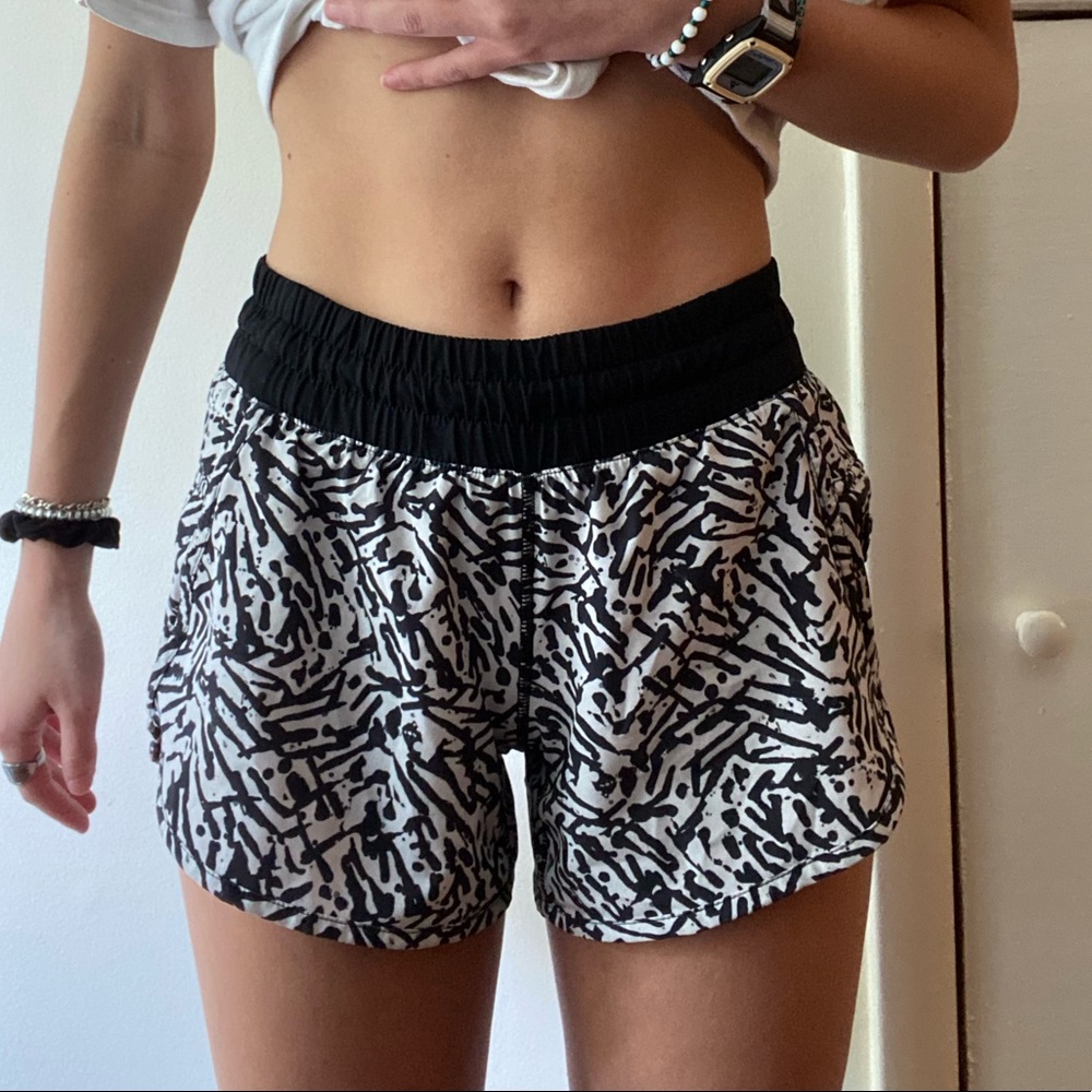 lululemon tracker shorts